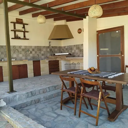 Kamara With Private Pool Tatil Evi